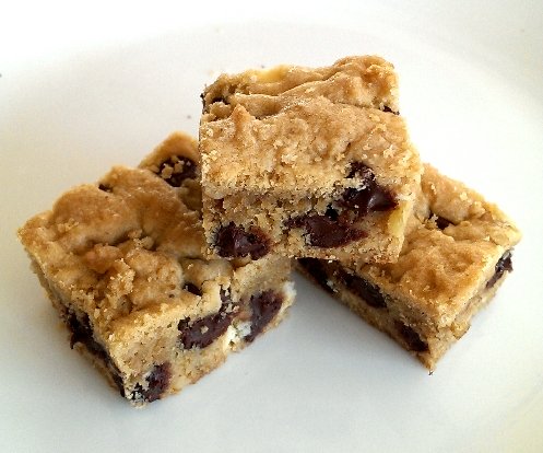 White and Dak Chocolate Chip Blondies